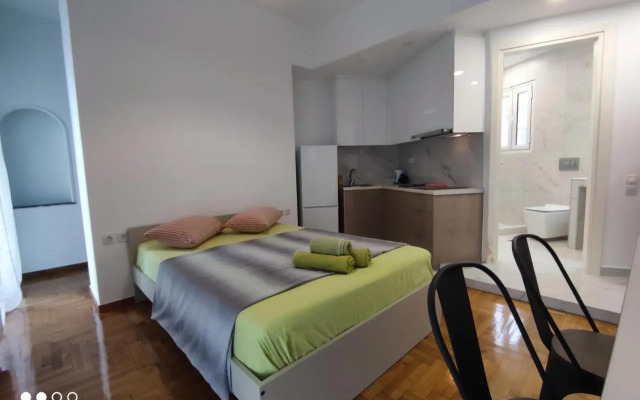 Studio in the heart of Athens next to Monastyraki.