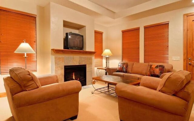 Fox Point at Redstone