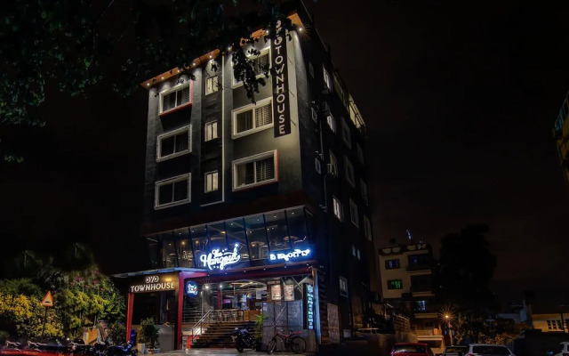 OYO Townhouse 040 Global Village Tech Park