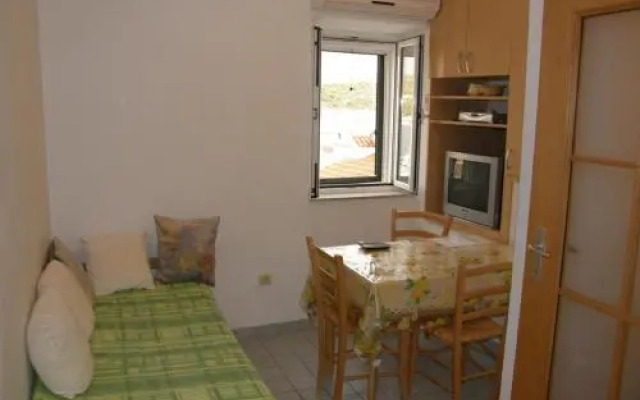 Apartments Primosten (600)