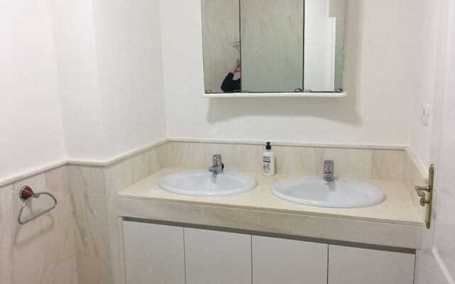 Mi Capricho Beachfront Apartment - Sitio de Calahonda