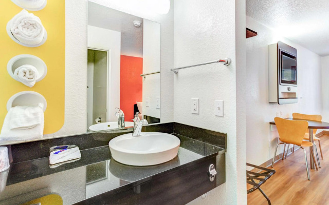 Motel 6 Portland, OR - Tigard West