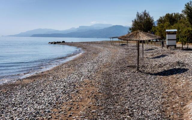 Meltemi Beach House - a seaside Luxury maisonnette