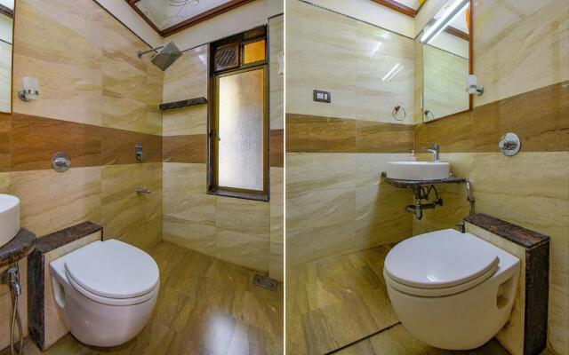 OYO 9721 Hotel SR Rooms