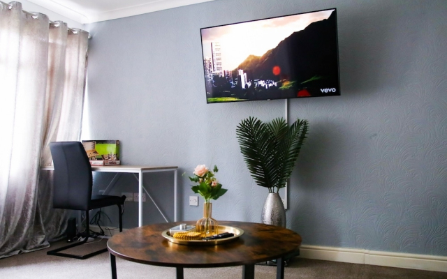 Newly Refurbished 3 Bedroom House B32