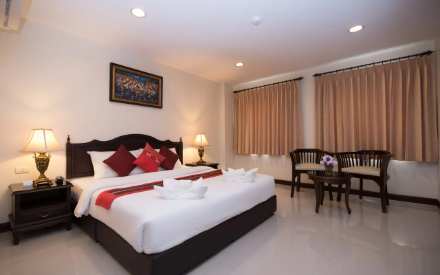 True Siam Rangnam Hotel