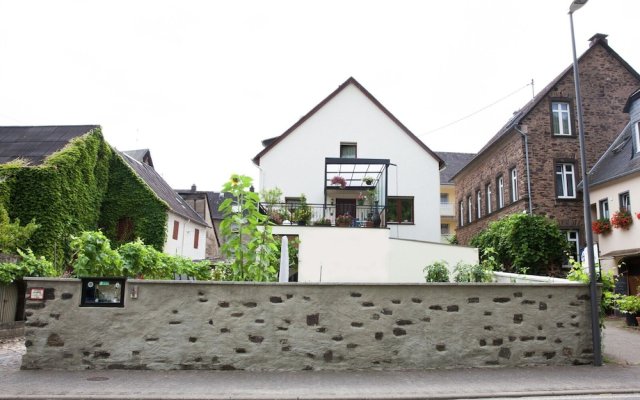 Pleasant Apartment in Ernst bei Cochem With Garden