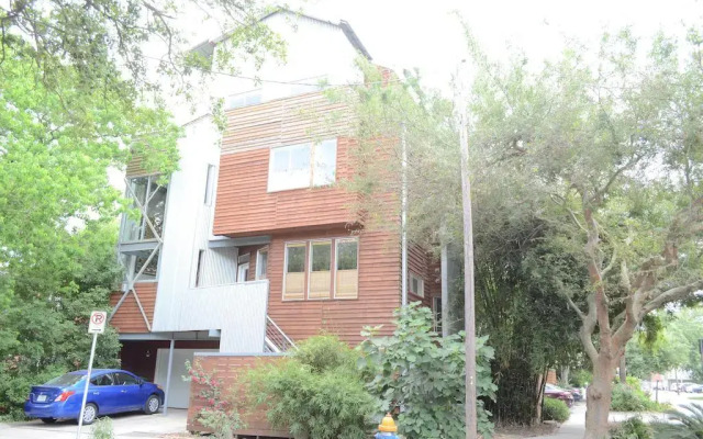 Modern B & B
