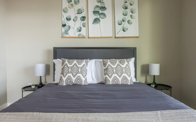 FRONTDESK Old Town Apts Scottsdale