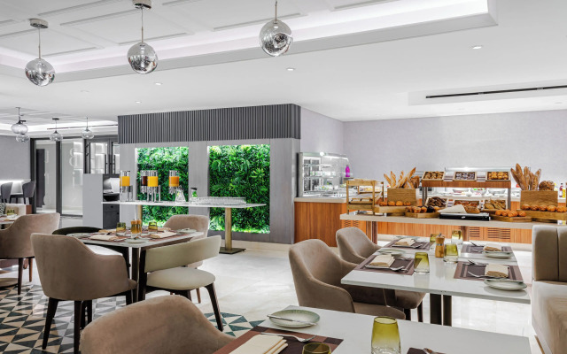 Doubletree By Hilton Amman Hotel & Residences