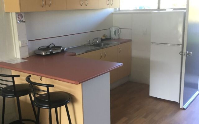 Bathurst Studio Apartments