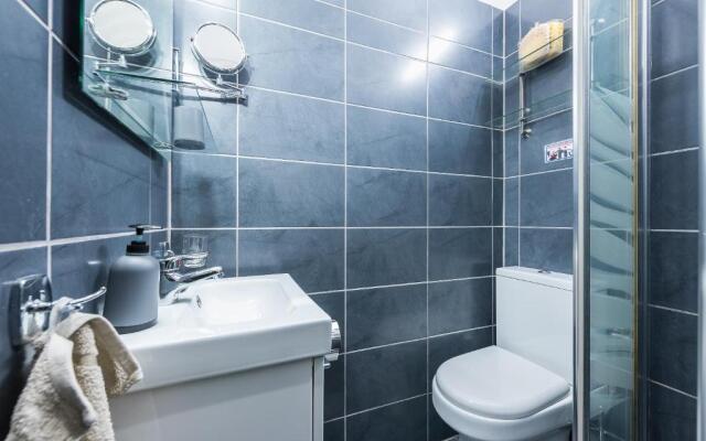 Amazing Apartment Pallini - Near Airport & Metro