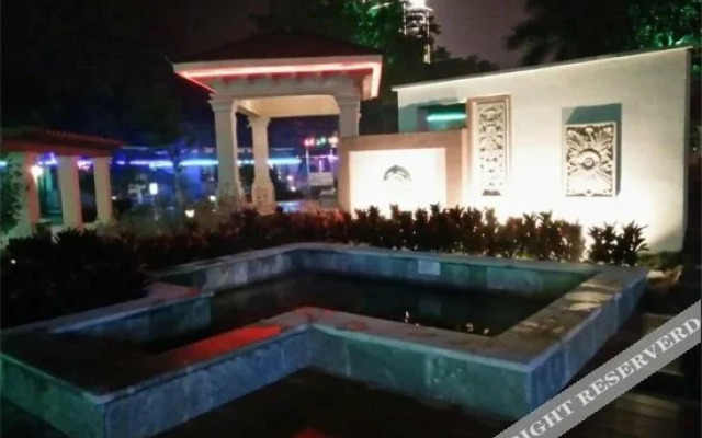 Qianjiang Hot Spring Hotel