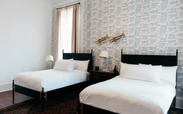 Henry Howard Hotel