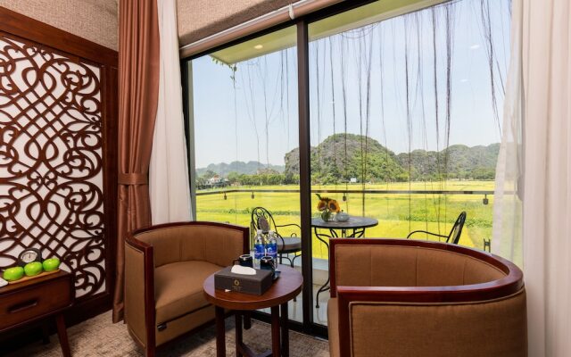 Liberty Hall Tam Coc Hotel & Villa