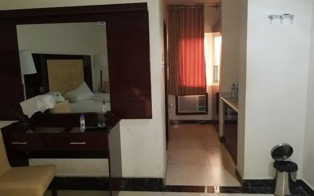 Yewa Frontier Hotel