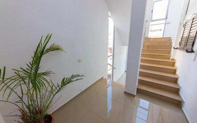 Hotel Argjiro