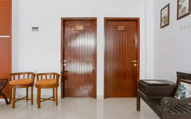 RedDoorz near Jawa Timur Park 3