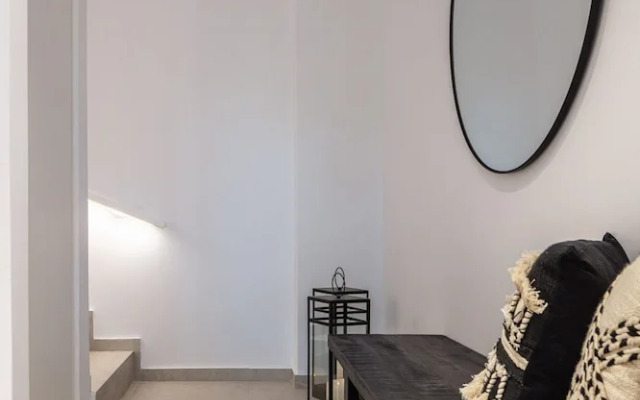 Akonizia Luxury House - With Private Swimming Pool