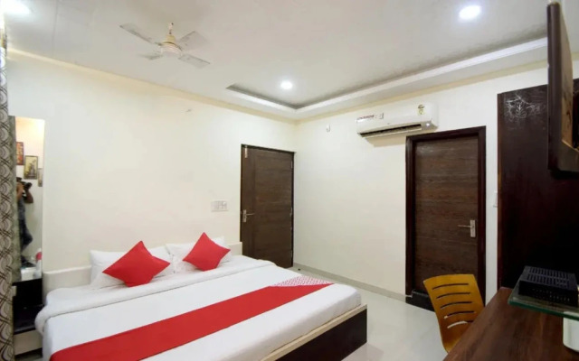 The Royal Inn by OYO Rooms
