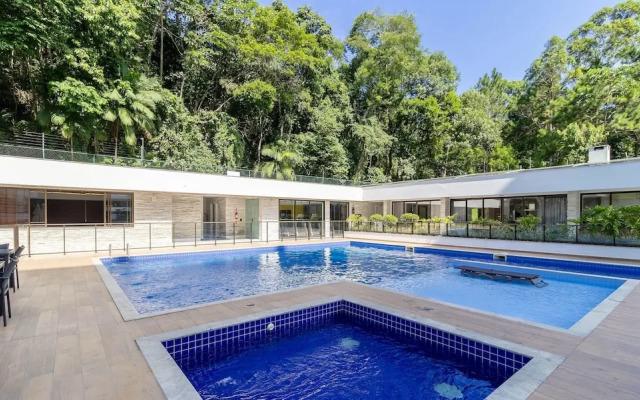 Full Apartment With Amazing View! Lrc0703