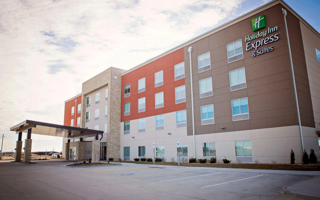 Holiday Inn Express & Suites Rantoul, an IHG Hotel