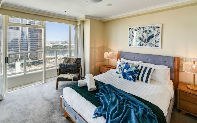 CBD Luxury Oasis, Botanical Gardens & River Views