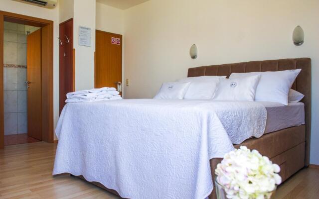 Anka - with open jacuzzi - SA2(2)