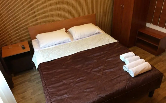 Tsisar Bankir Hotel