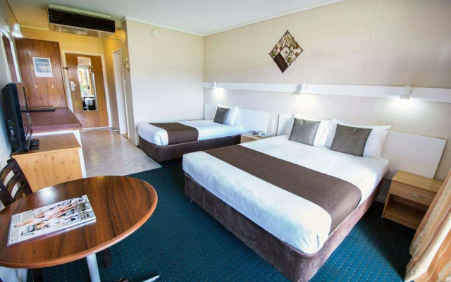 Elkira Court Motel – Guest Rooms – Alice Springs