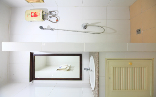 OYO 471 Sunshine Apartment