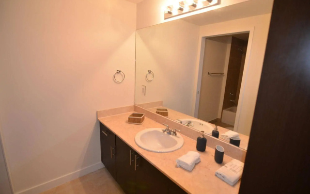 Riviera Luxury Living at River Oaks Marina and Tower
