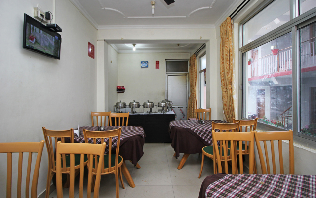 OYO 4205 Hotel Anuj Regency