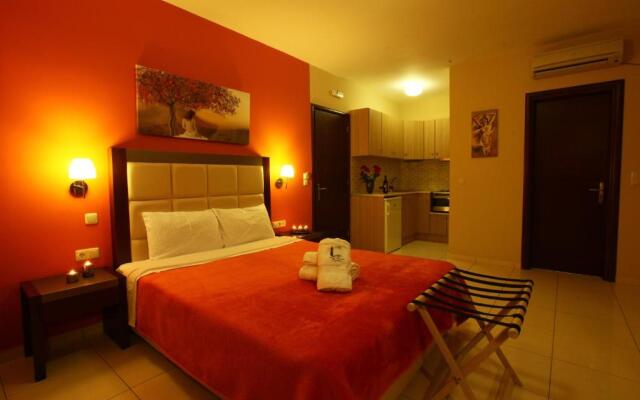 Faros Luxury Suites & Restaurant