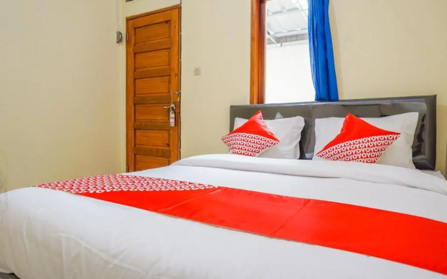 OYO 2401 Ardini Residence