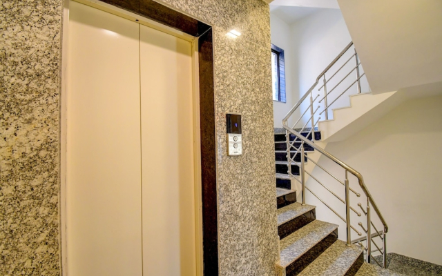 Fabhotel Moubani Residency