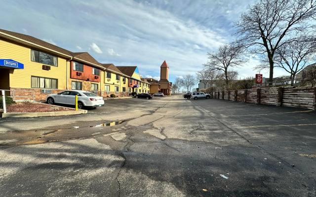 Rodeway Inn & Suites Madison East