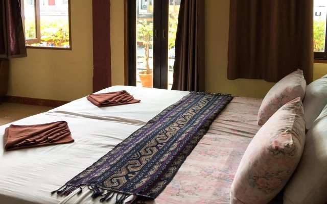 Sri Trang Hotel