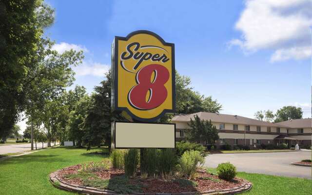 Super 8 by Wyndham Whitewater WI