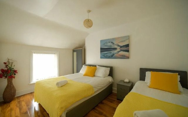 The Bells HOT TUB on Private Terrace Apartments