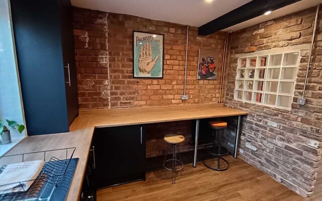 Northampton Oasis - 4 Bedroom House