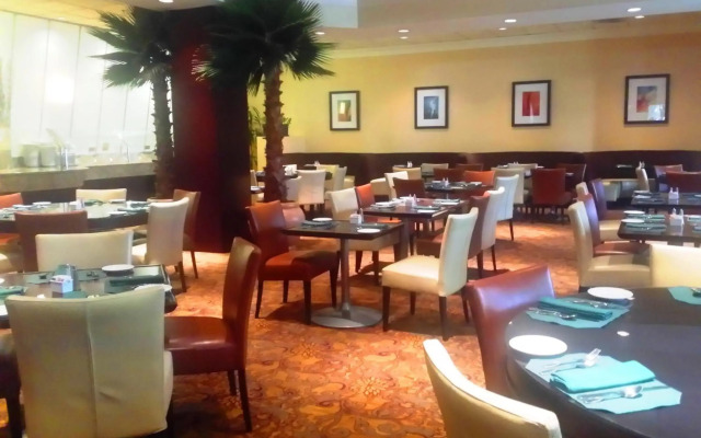 Anaheim Majestic Garden Hotel