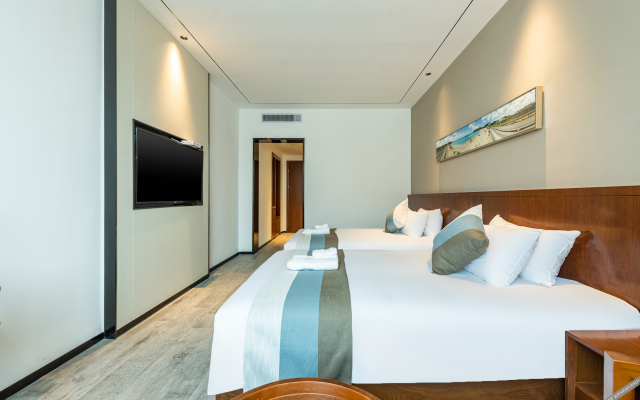 Yintan Zeyinju Hotel