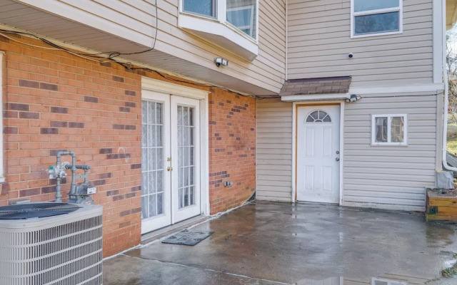 Pet-friendly Woodbridge Retreat Near Potomac Mills