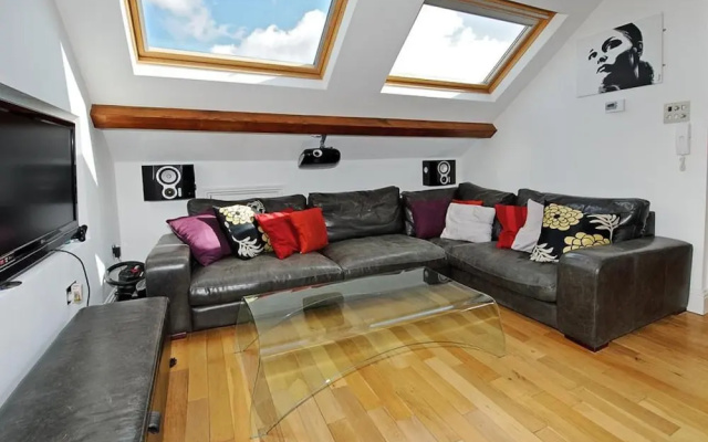 Modern Apartment in Llanbedrog Britain Near Beach