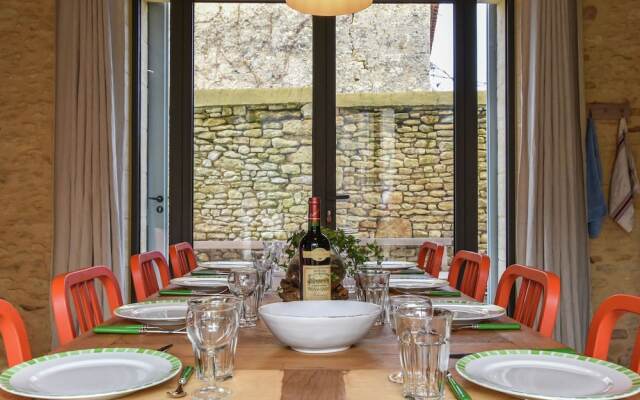 Plush Mansion on a High-end Property in Saint-germain-de-belvès With Pool