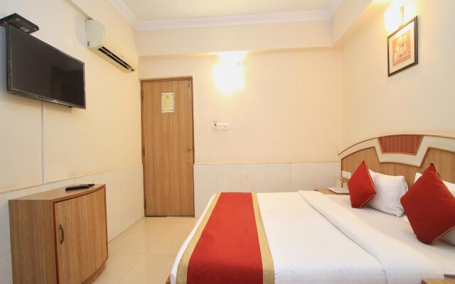 OYO 9633 Hotel Srinidhi Residency