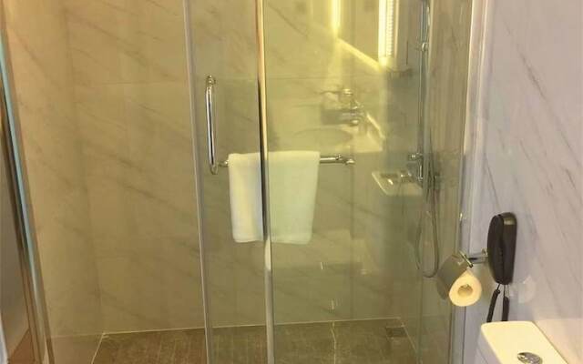 Pullanoman Holiday Inn