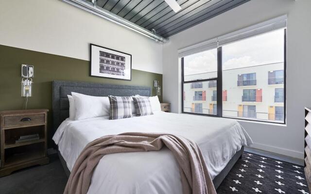 Stunning Midtown Suites by Sonder