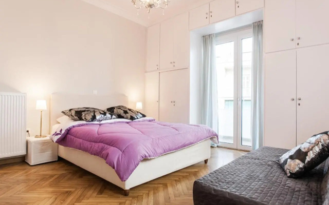 HIGHEND 2BDR Full APT/ IDEAL LOCATION (and Netflix)